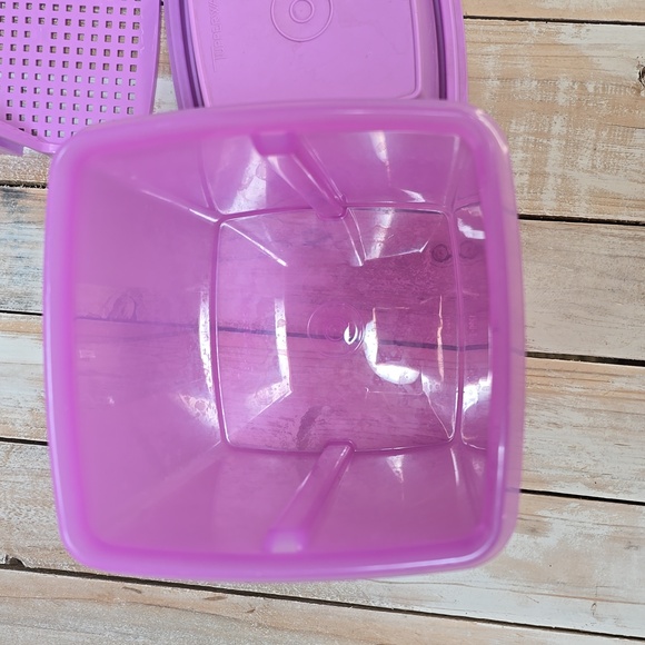 Tupperware Large Square Pick-A-Deli Container Lavendar - Picture 2 of 2